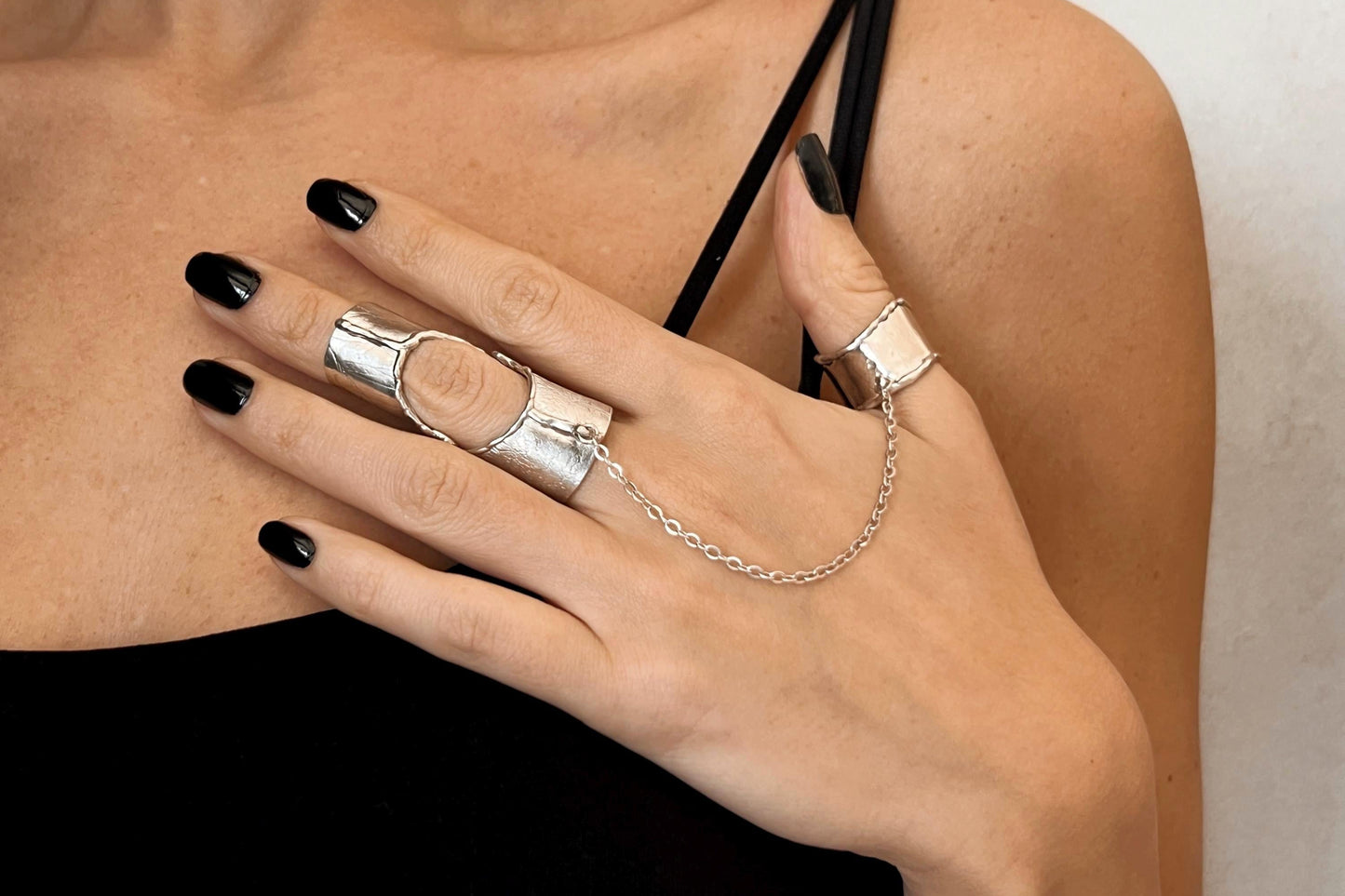 ვერცხლის ბეჭედი ჯაჭვით